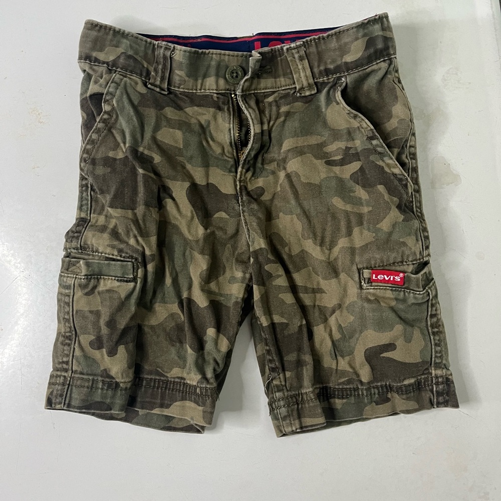 Levi's Men's Green Camouflage Cargo Shorts
